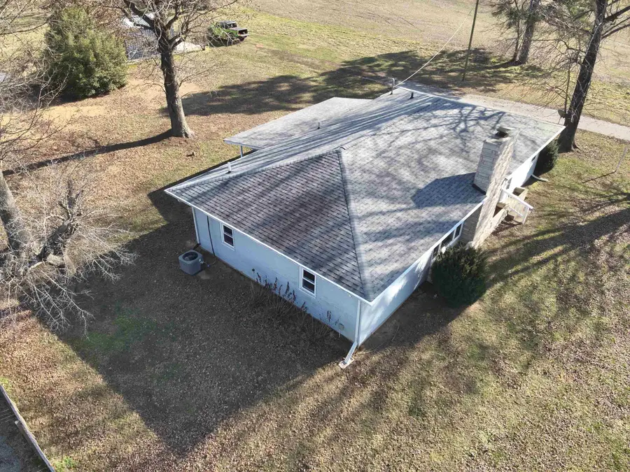 17726 Quiet Acres Rd Road, Sesser, IL 62884 - Image #2