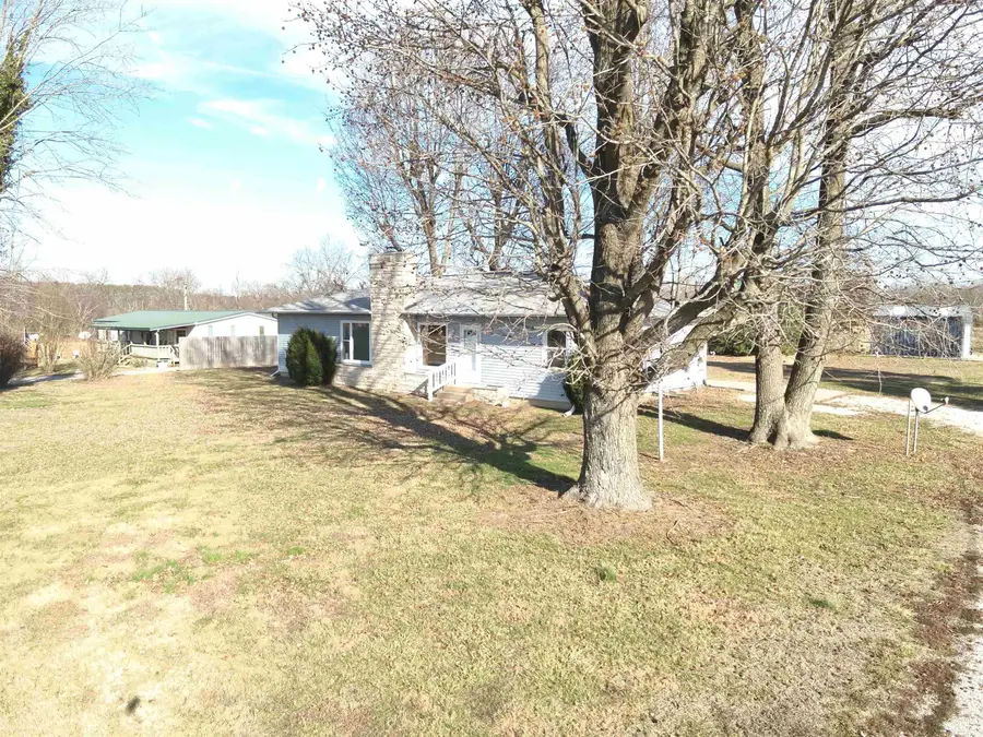 17726 Quiet Acres Rd Road, Sesser, IL 62884 - Image #3