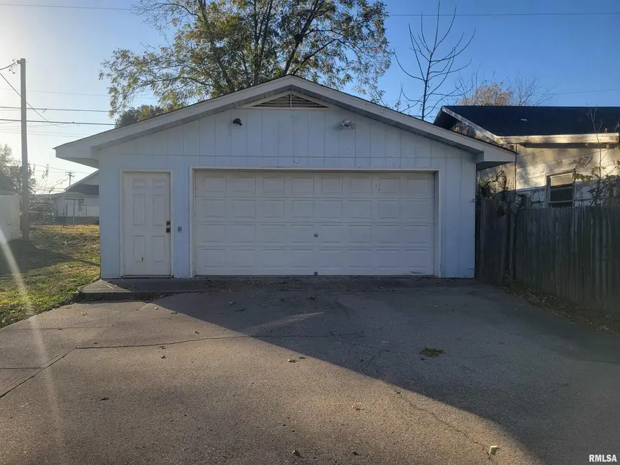 705 S 11th Street, Herrin, IL 62948 - Image #3