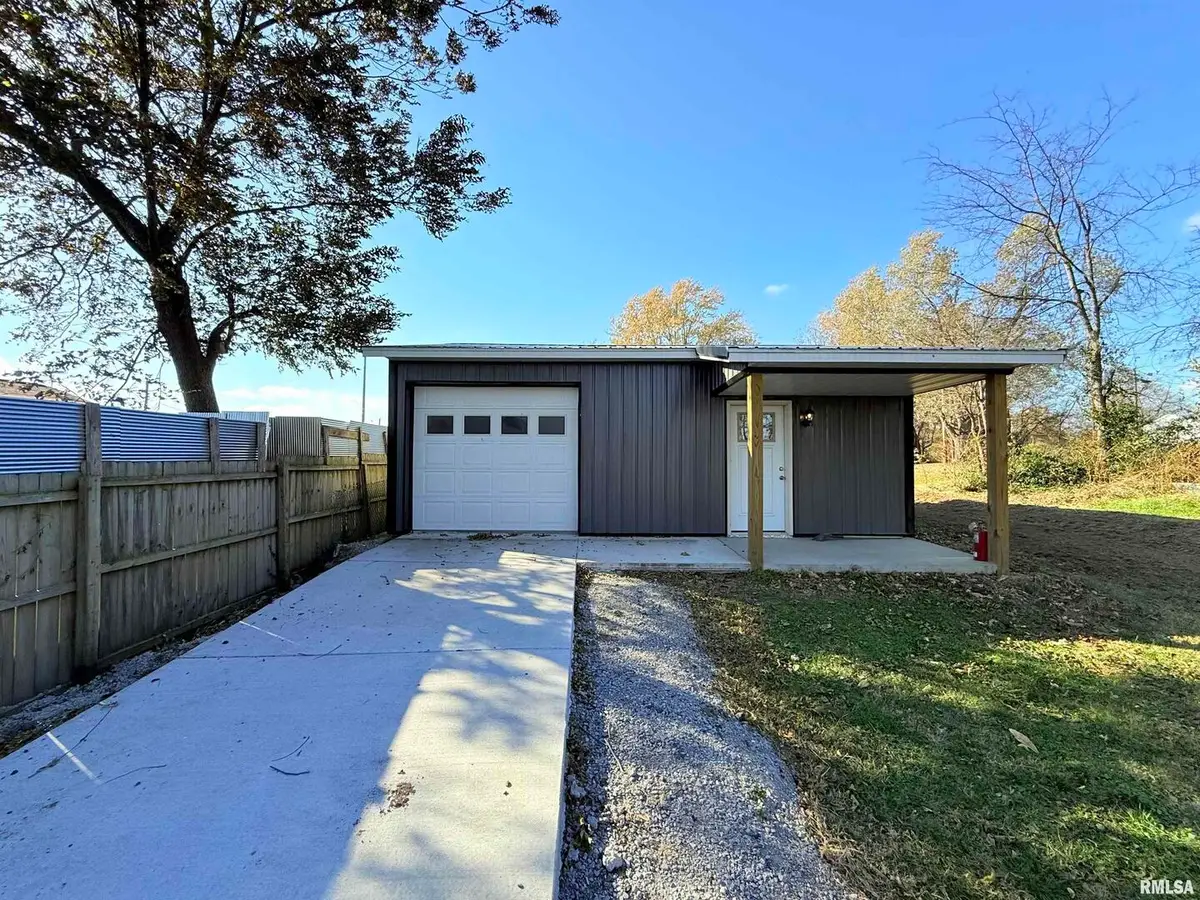 1523 S Mckinley Street, Harrisburg, IL 62946 - Image #1