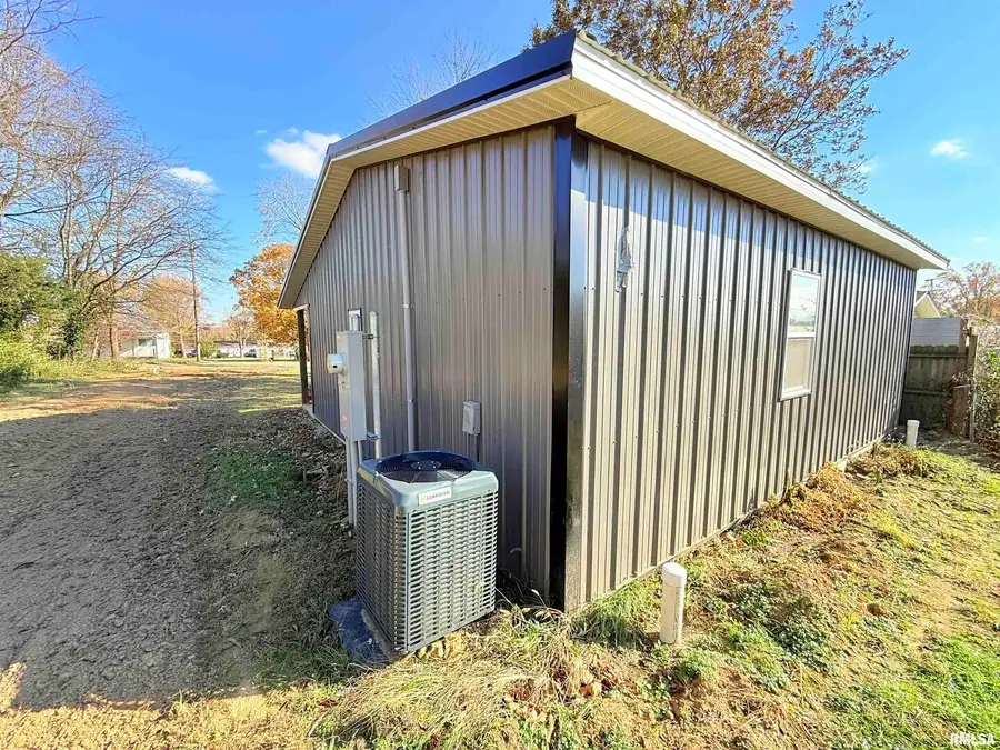 1523 S Mckinley Street, Harrisburg, IL 62946 - Image #3