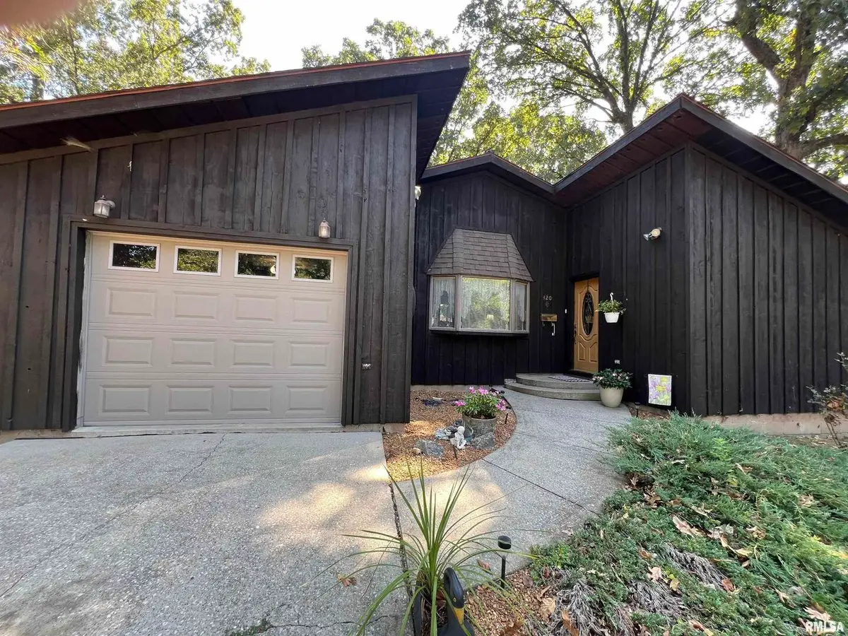 420 N 9th Street, Benton, IL 62812 - Image #1