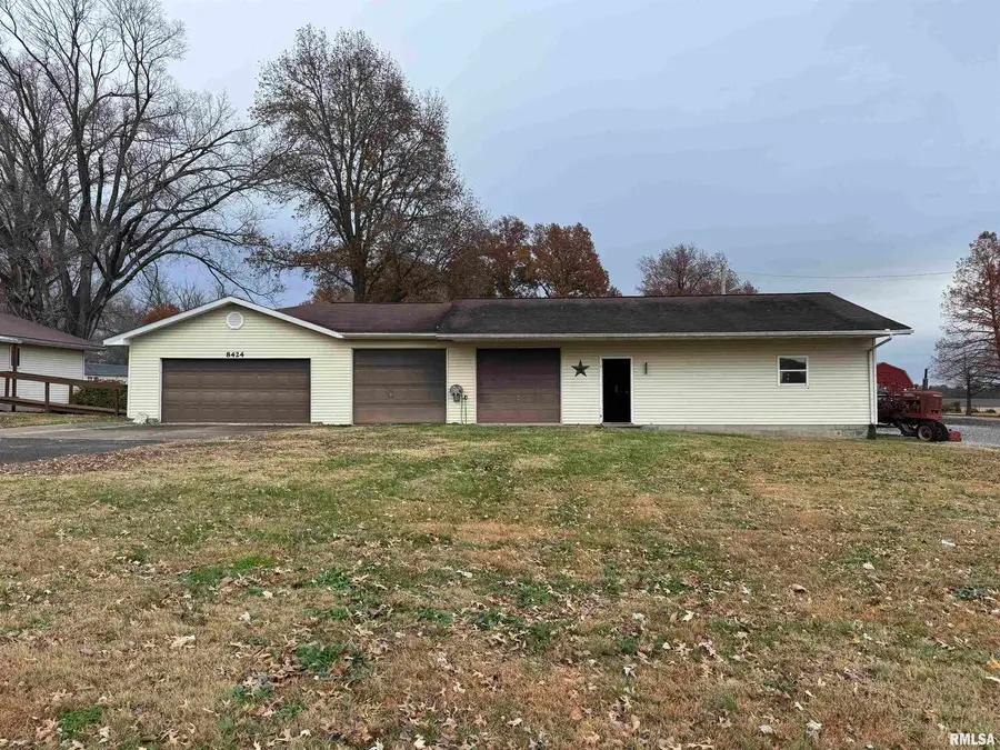8424 Bolen Store Road, Thompsonville, IL 62890 - Image #2