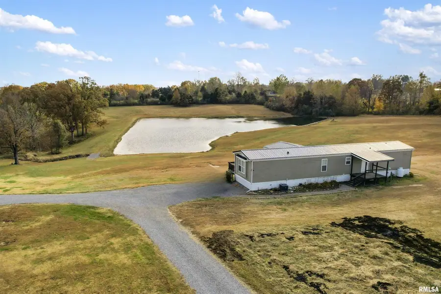 221 E Gore Street, Goreville, IL 62939 - Image #2