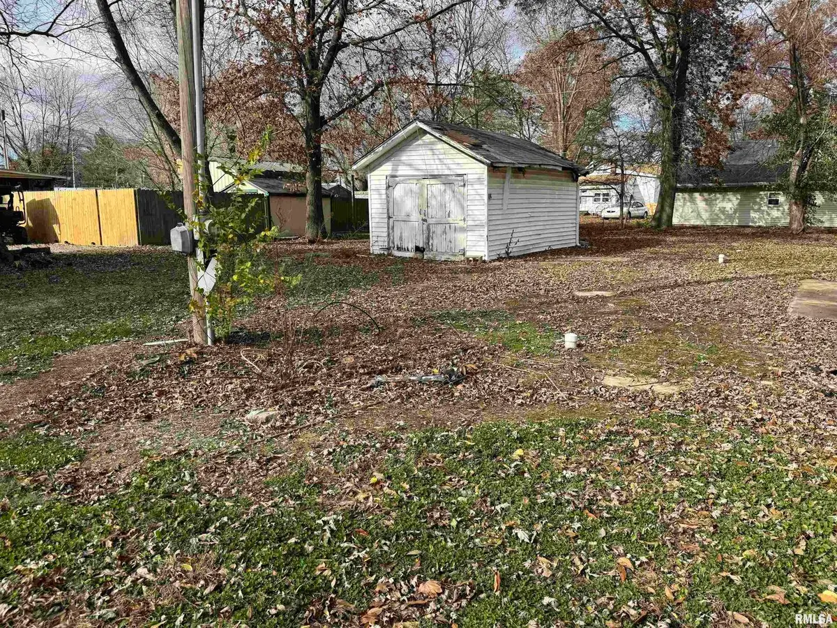 602 W 3rd Street, Flora, IL 62839 - Image #1