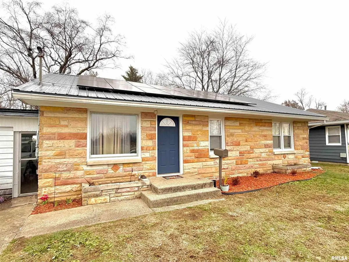 904 W Elm Street, Olney, IL 62450 - Image #1