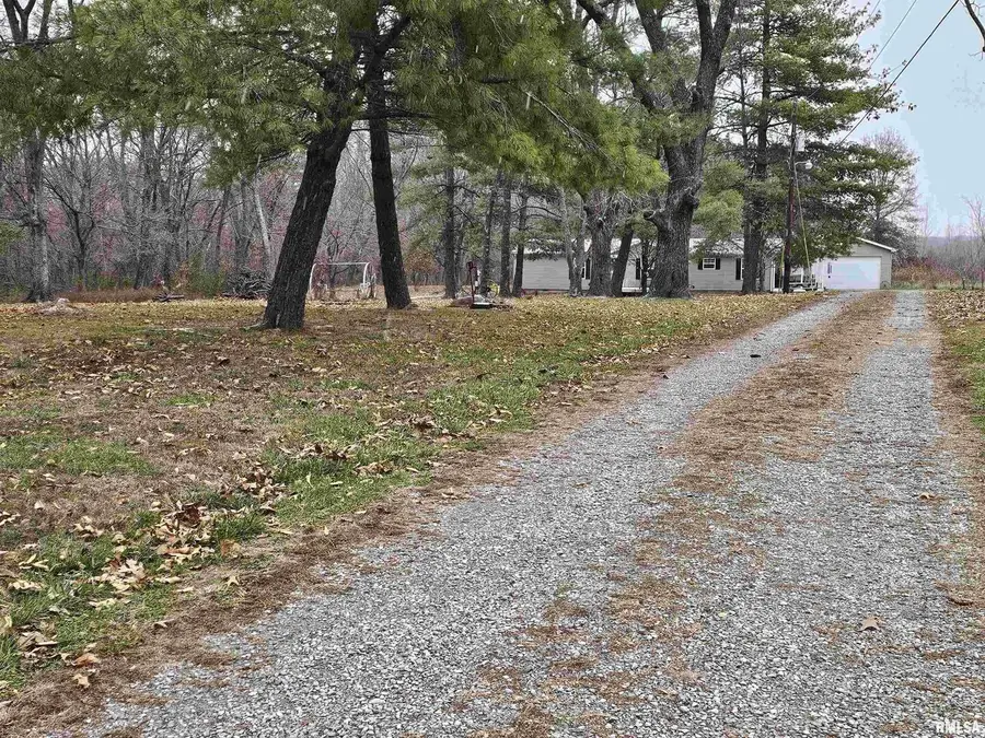 18266 E Liberty Road, Opdyke, IL 62872 - Image #2