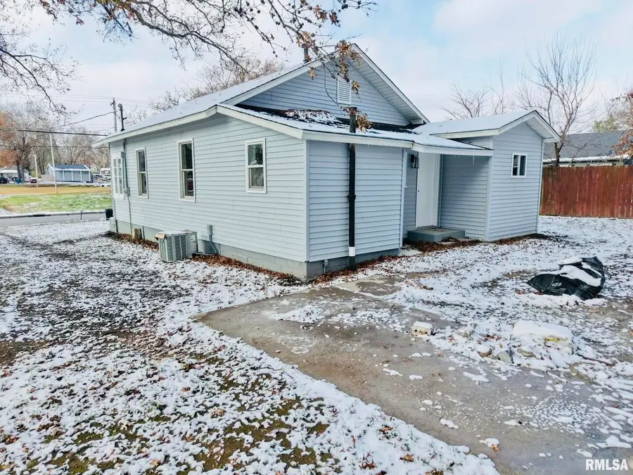 618 S Mcleansboro Street, Benton, IL 62812 - Image #3