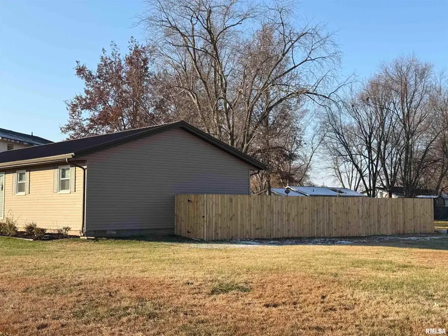 508 Marquis Avenue, Centralia, IL 62801 - Image #2