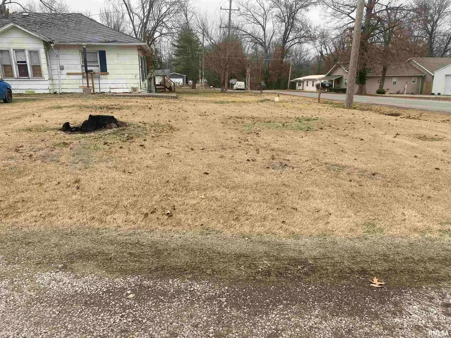 205 N Stuyvesant Street, Benton, IL 62812 - Image #2