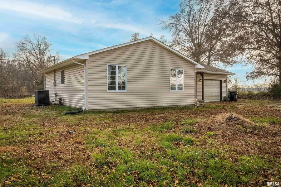 18662 Liberty School Road, Thompsonville, IL 62890 - Image #3