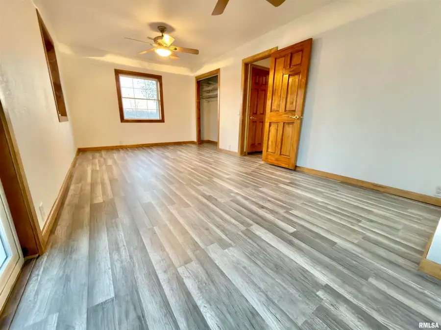 274 Oaktree Avenue, Salem, IL 62881 - Image #3