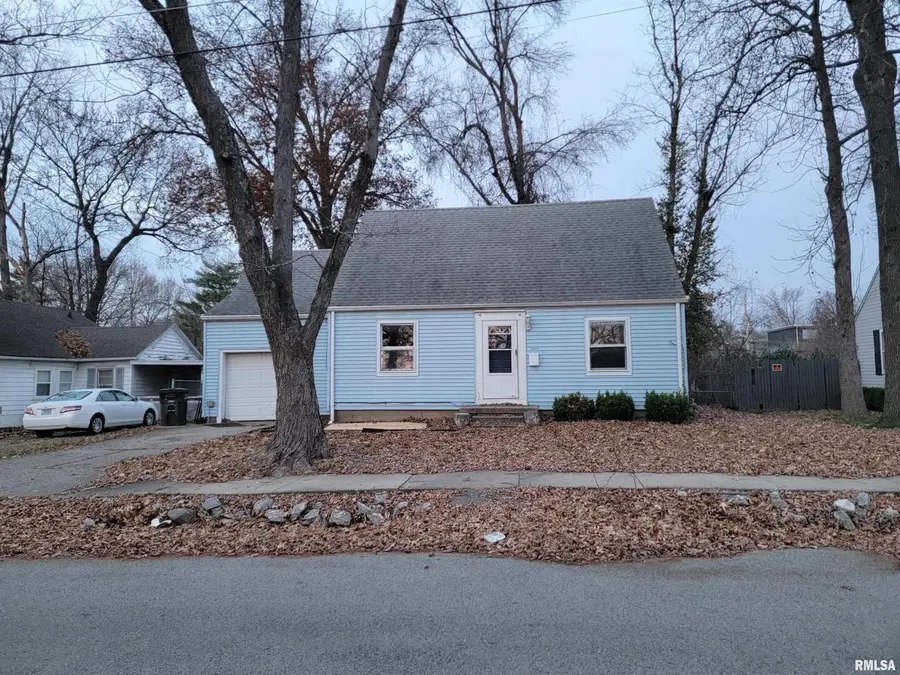 904 W Linden Street, Carbondale, IL 62901 - Image #2