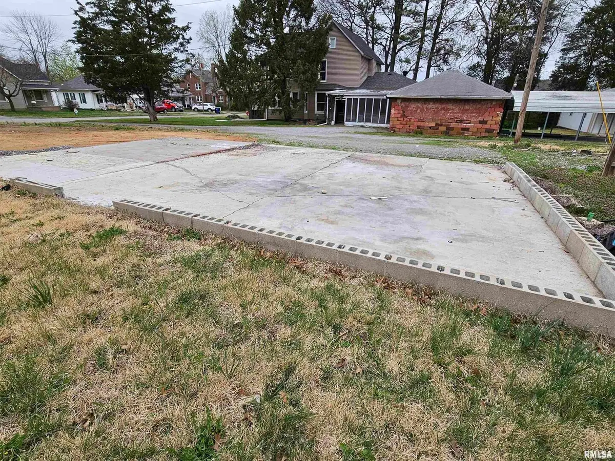 618 S Mckinley Street, Harrisburg, IL 62946 - Image #1