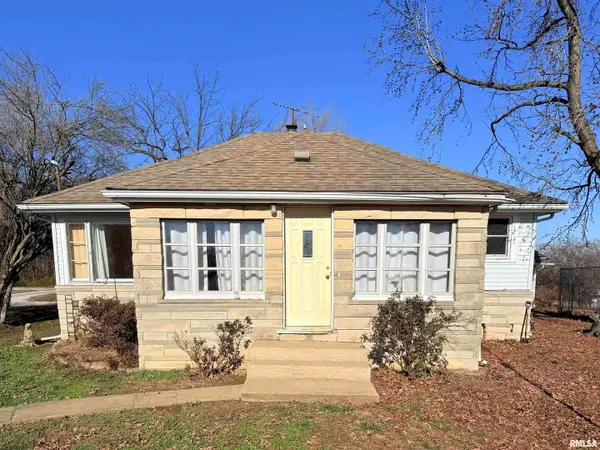 1708 Yew Street, Harrisburg, IL 62946