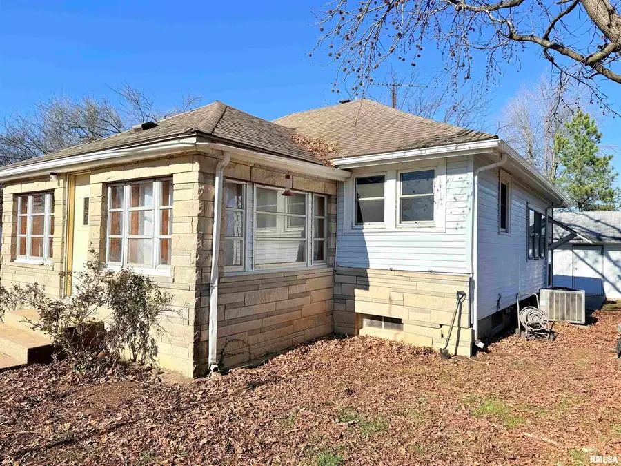 1708 Yew Street, Harrisburg, IL 62946 - Image #2