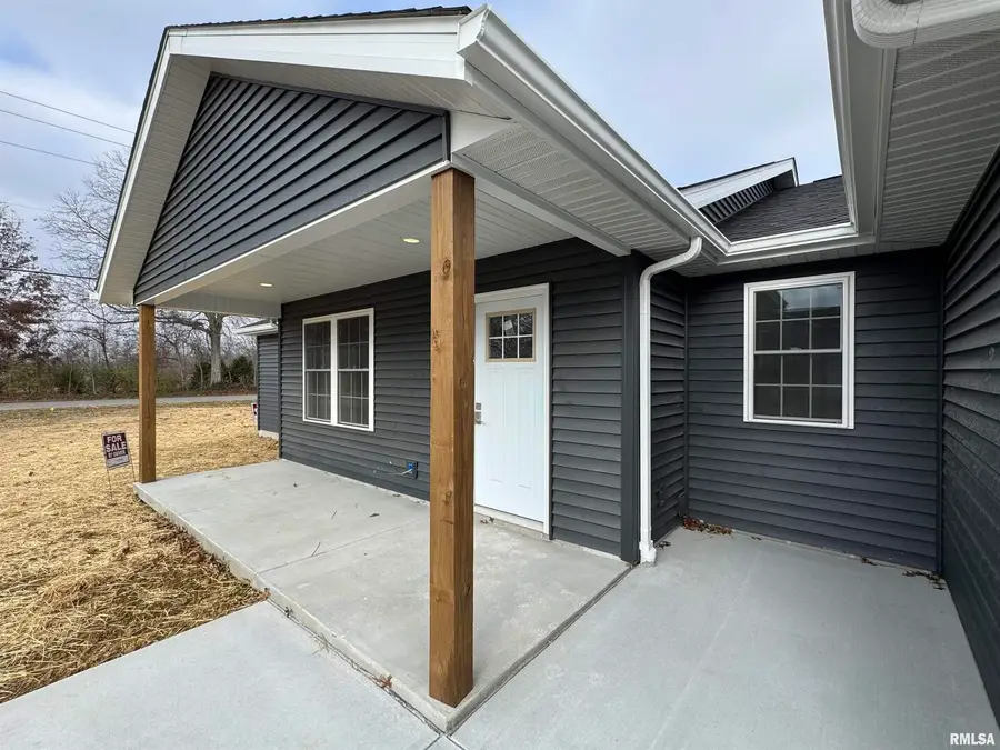 102 Townhouse Drive, Cambria, IL 62915 - Image #3