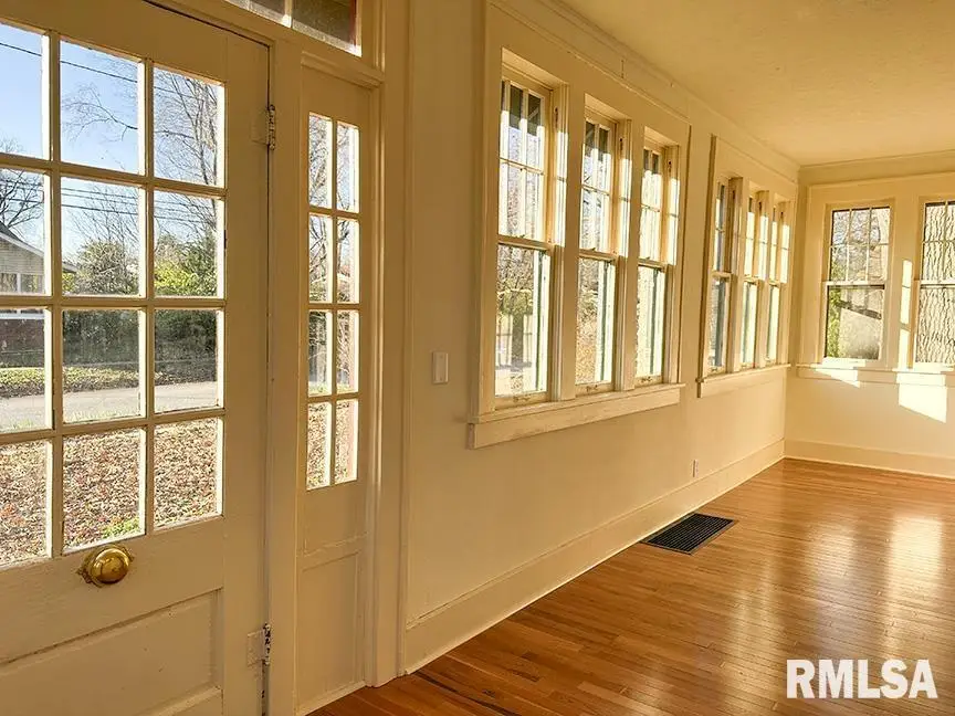 702 W Cherry Street, Carbondale, IL 62901 - Image #3