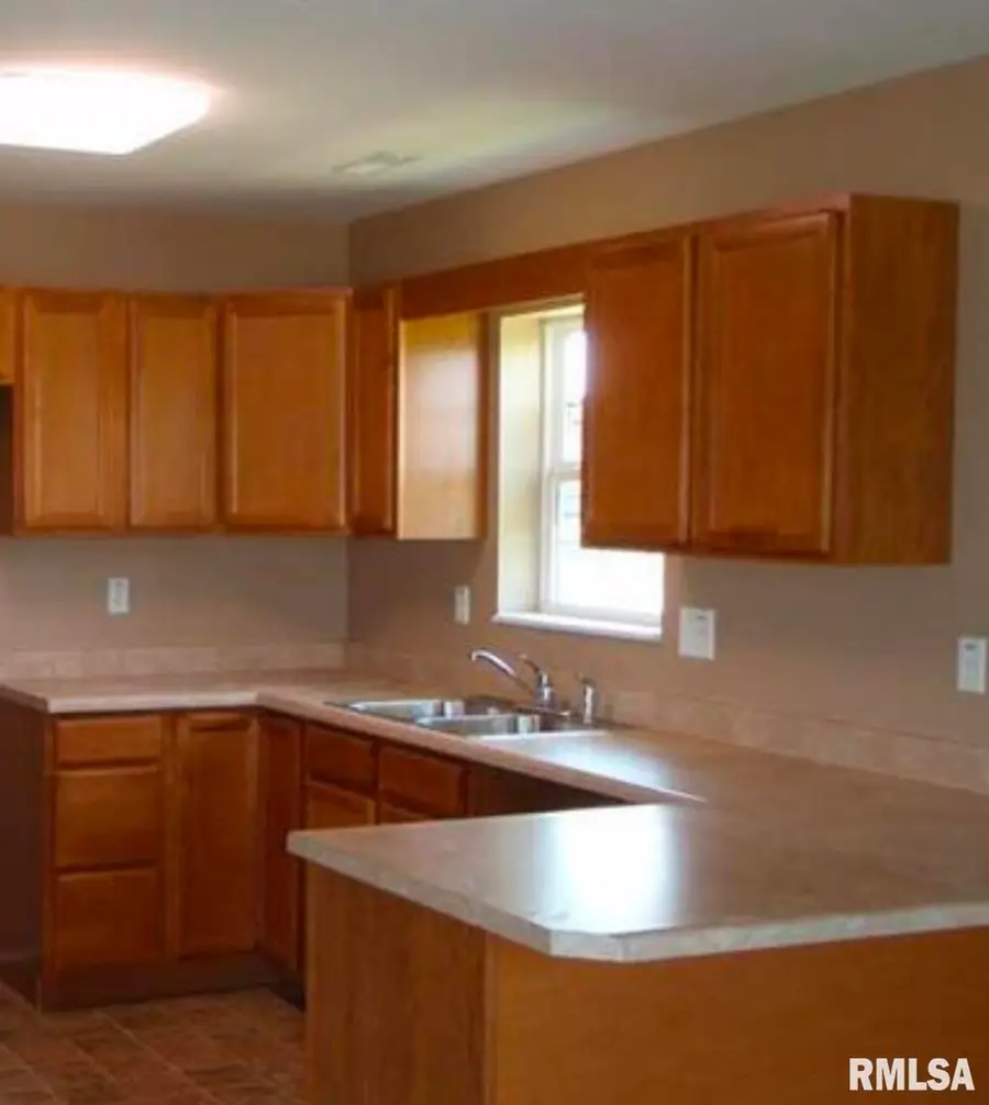 309 Moore Road, Eldorado, IL 62930 - Image #2