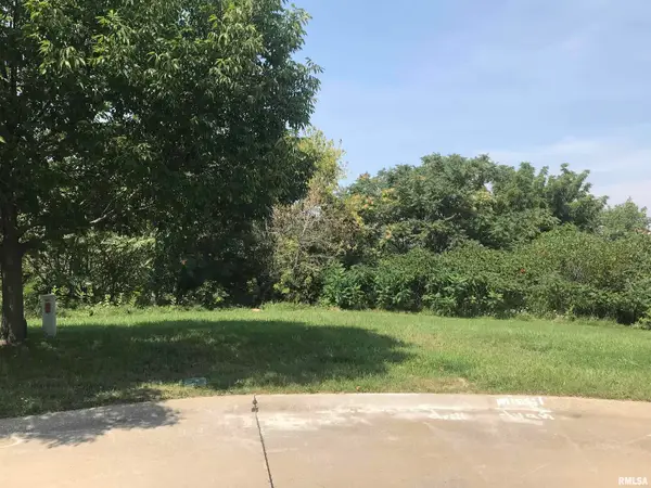 671 7th Street Court, Moline, IL 61265