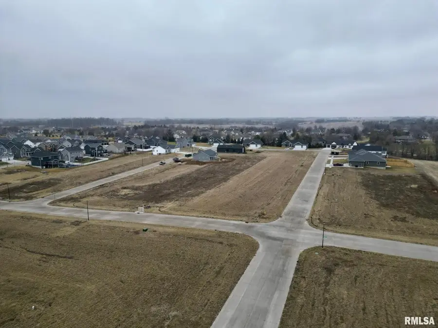 6107 Duggleby Ave Avenue, Davenport, IA 52807 - Image #2