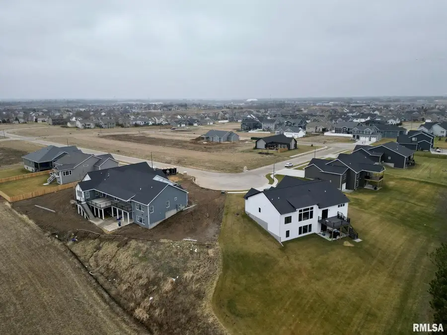 6107 Duggleby Ave Avenue, Davenport, IA 52807 - Image #3