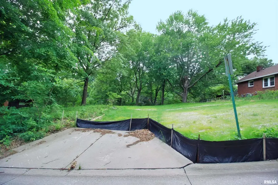 2043 12th Street, East Moline, IL 61244-2212 - Image #3