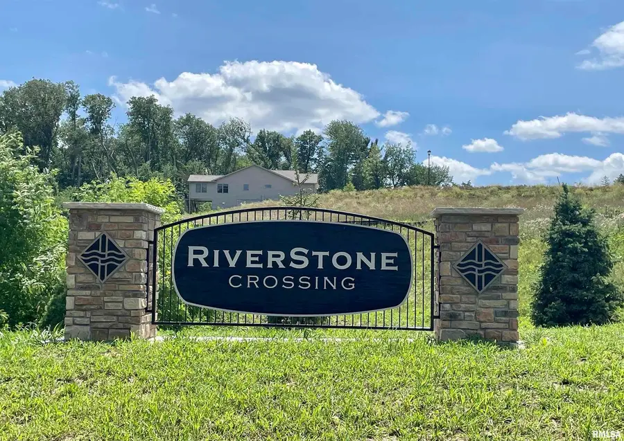 984 9th Avenue N, Clinton, IA 52732 - Image #2