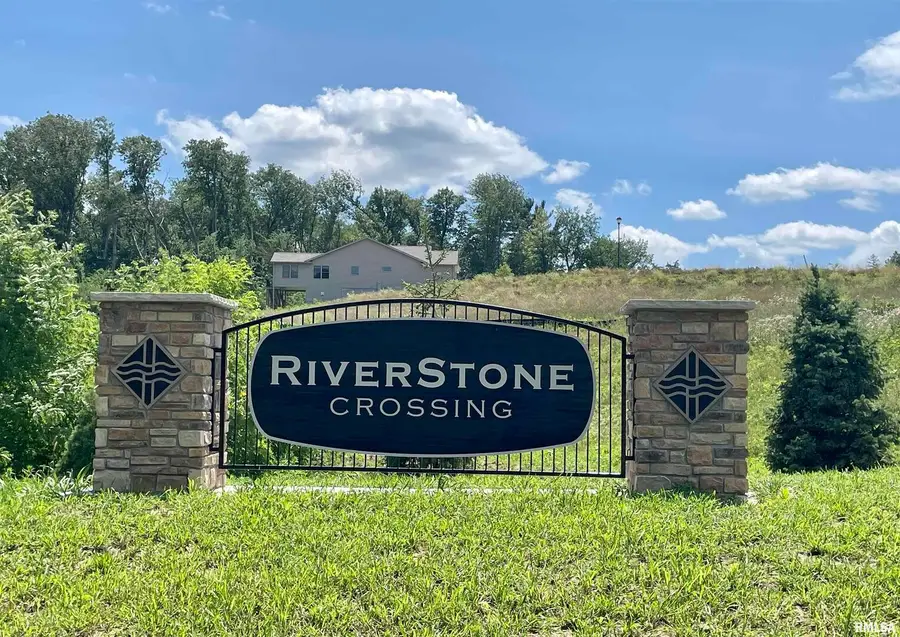 967 Riverstone Road, Clinton, IA 52732 - Image #2