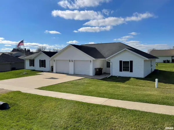 706 Myatt Drive #A & B, Maquoketa, IA 52760