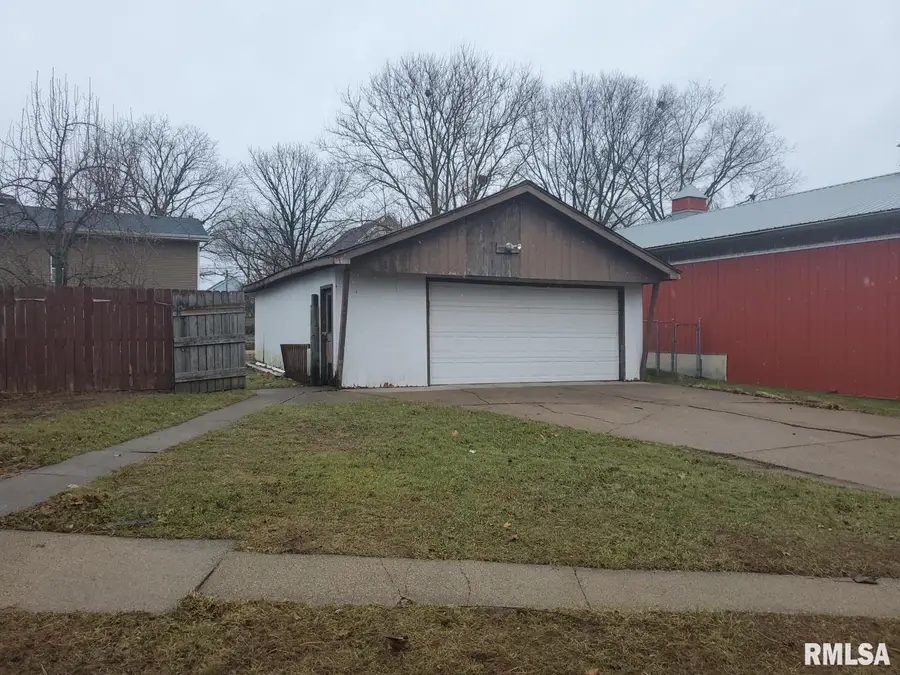 207 Madison Street, Sabula, IA 52070 - Image #2