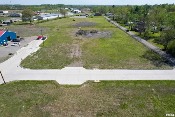 201 W Ogara Street, Harrisburg, IL 62946