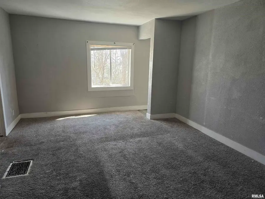 616 E 6th Street, Davenport, IA 52803 - Image #3