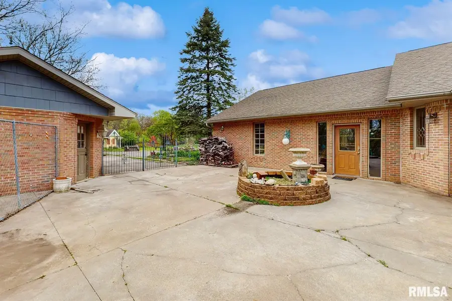 315 N 9th Street, Clinton, IA 52732 - Image #2