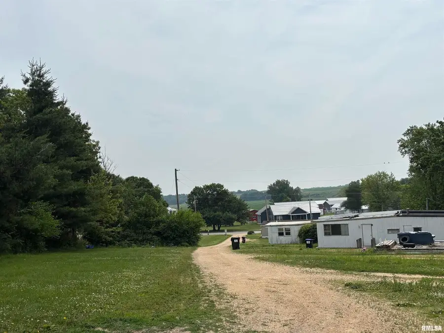 131 Broadway Street, Charlotte, IA 52731 - Image #3