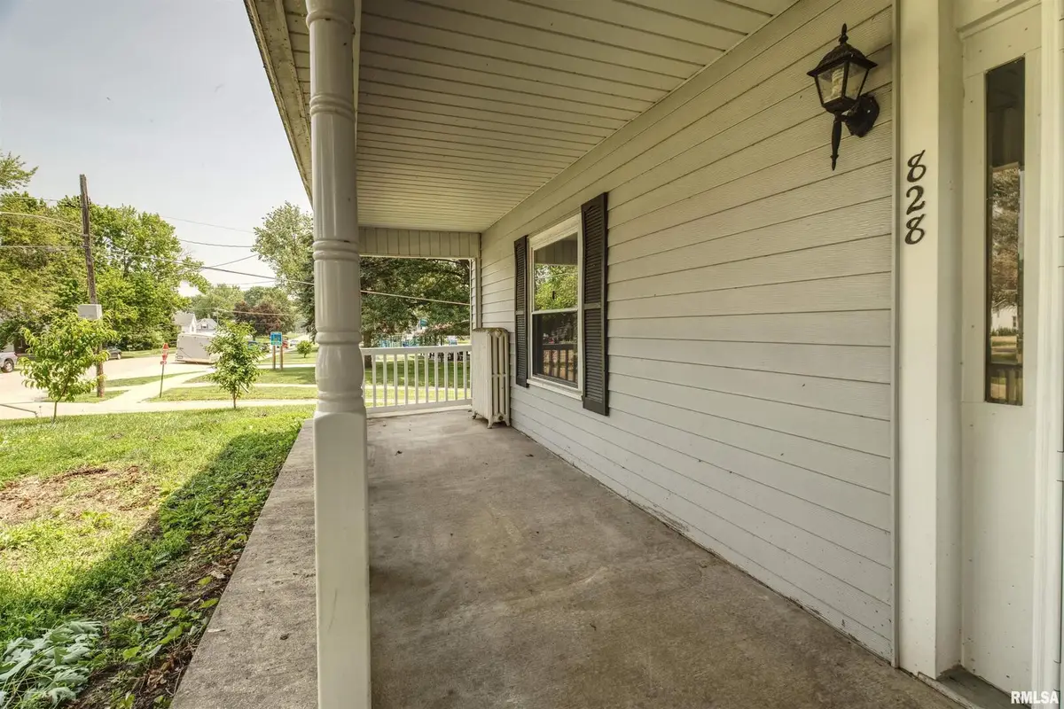 828 10th Avenue, Fulton, IL 61252 - Image #1