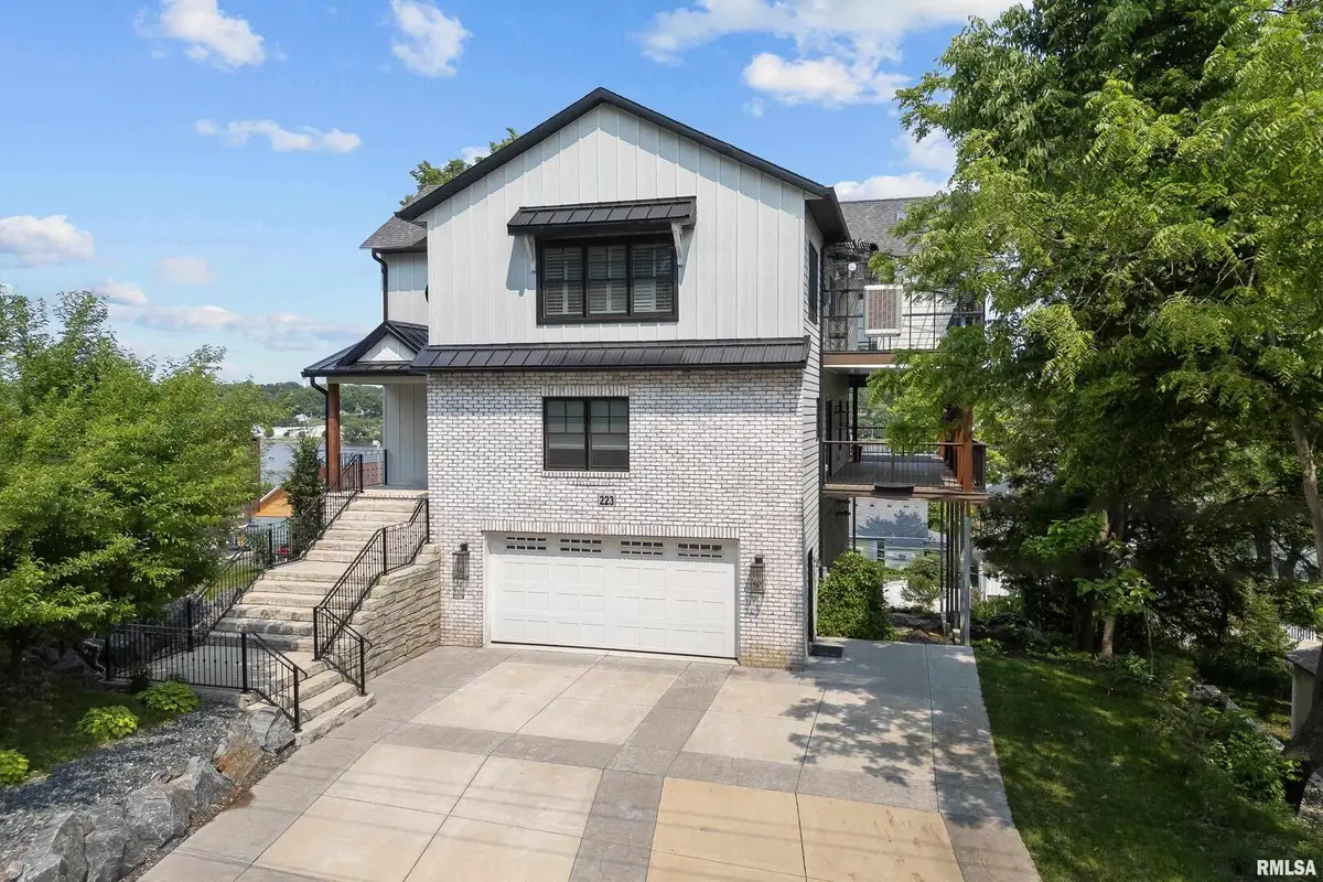 223 N 2nd Street, Le Claire, IA 52753 - Image #1