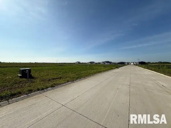 6961 Meghan Avenue, Bettendorf, IA 52722