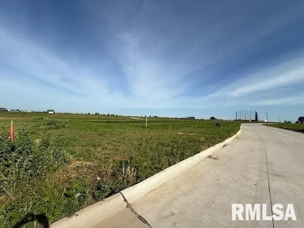 6276 Meyer Road, Bettendorf, IA 52722