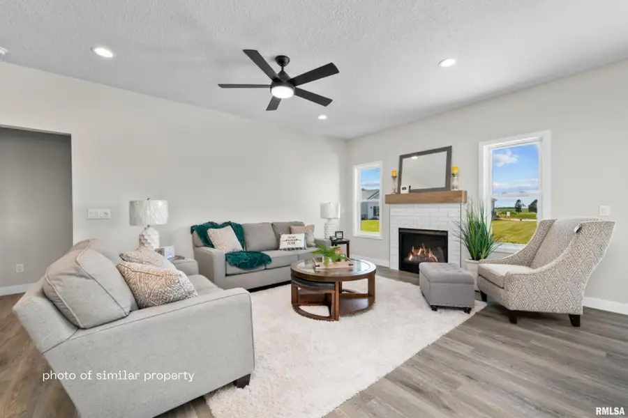 1867 Redbud Circle #102, Eldridge, IA 52748 - Image #3