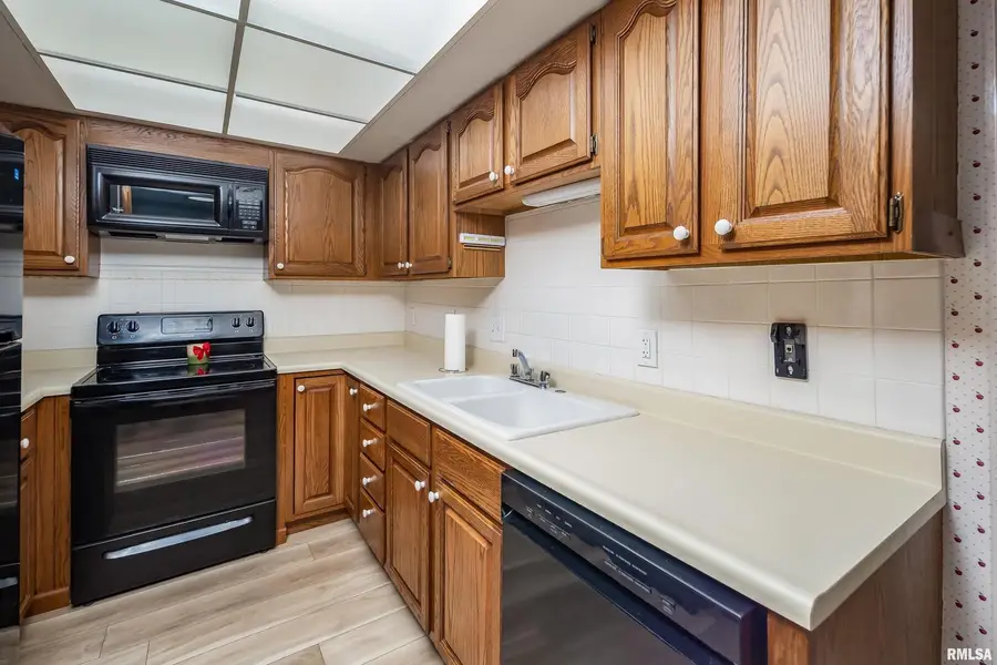 4554 Bunker Hill Drive, Bettendorf, IA 52722 - Image #2