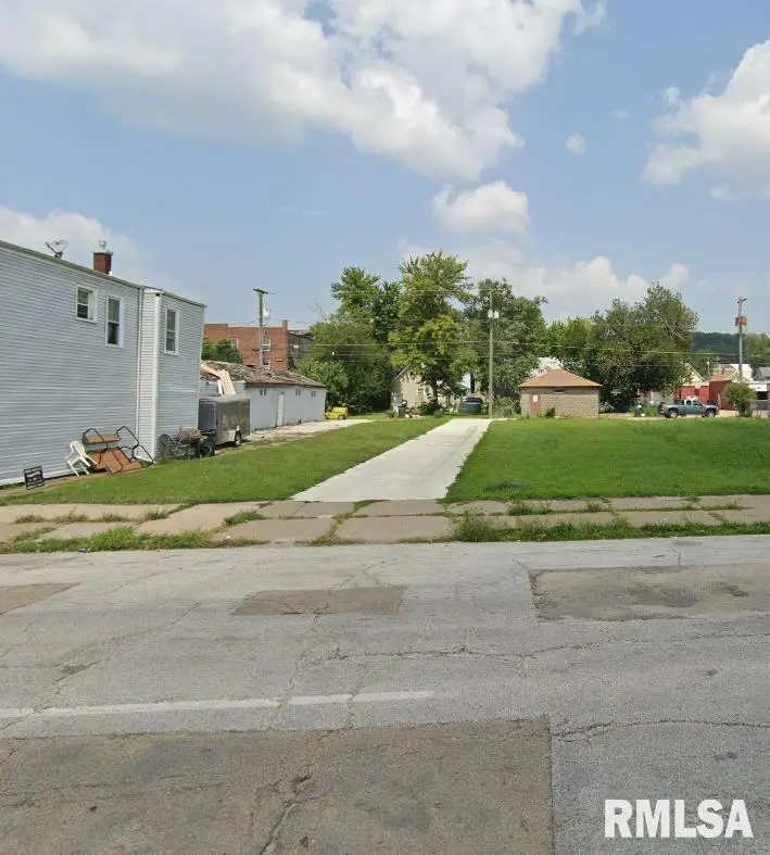 1120 & 1124 W 3rd Street, Davenport, IA 52802 - Image #1