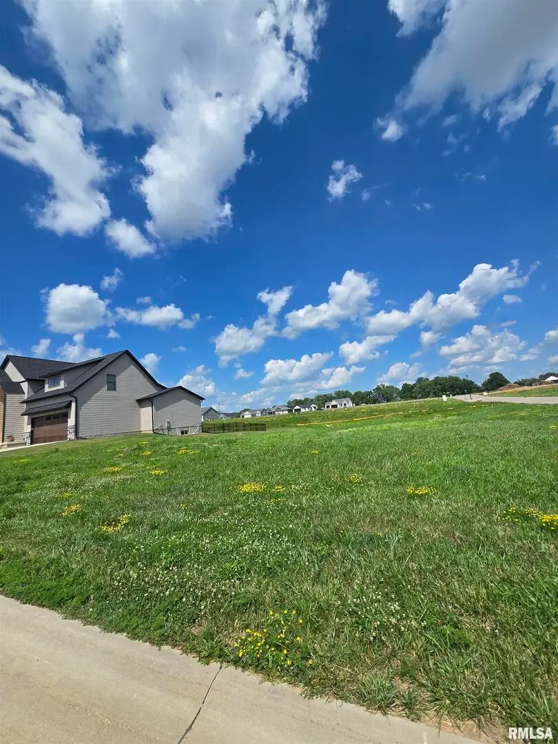 6107 Belle Ct Court, Davenport, IA 52807 - Image #1