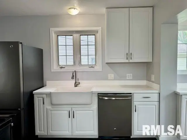 765 9th Avenue S, Clinton, IA 52732 - Image #2