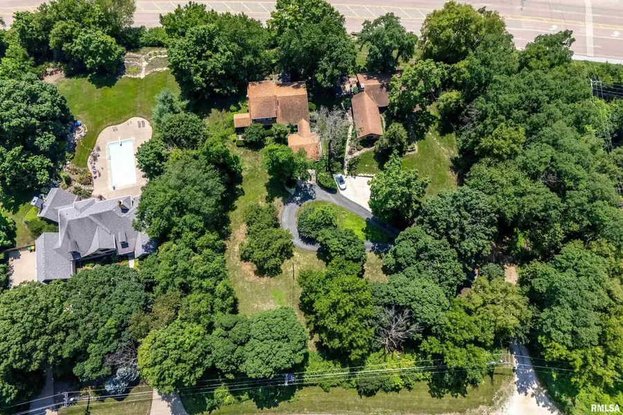 25111 Valley Drive, Pleasant Valley, IA 52767 - Image #3