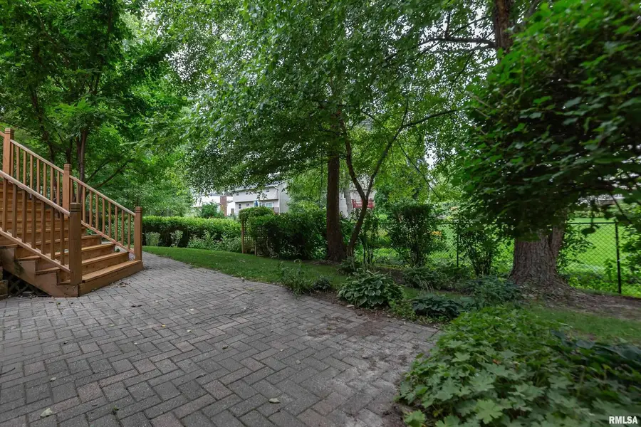 4490 Hamilton Dr Drive, Bettendorf, IA 52722 - #2