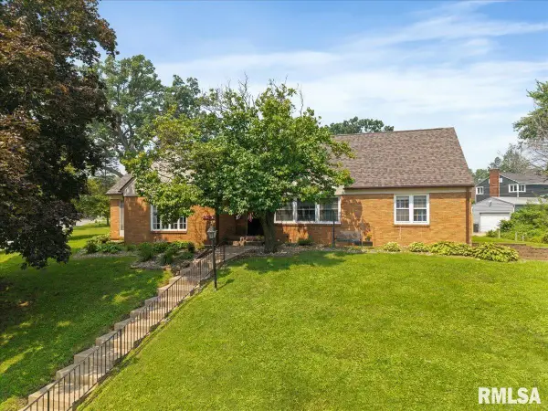 2320 26th Street, Rock Island, IL 61201-4662