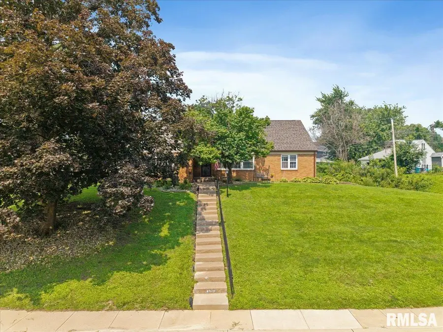 2320 26th Street, Rock Island, IL 61201-4662 - Image #2