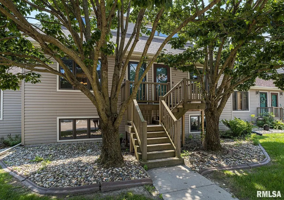 2112 35th Street #7, Rock Island, IL 61201 - Image #1