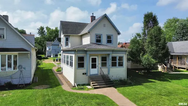 633 4th Avenue S, Clinton, IA 52732